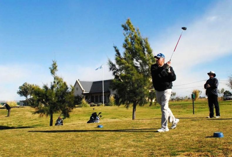 15 Raúl Asens fue el ganador del torneo Social en el Nevado Golf Club. Sábado 18 4 15