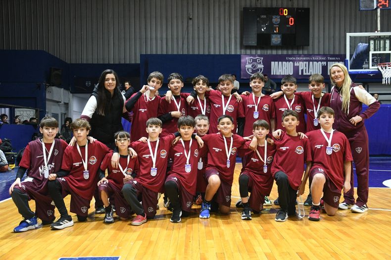 Los equipos U11 de Mendoza&nbsp;tuvieron una actuación perfecta en el Argentino de Federaciones y consiguieron la clasificación en las ramas masculina y femenina.