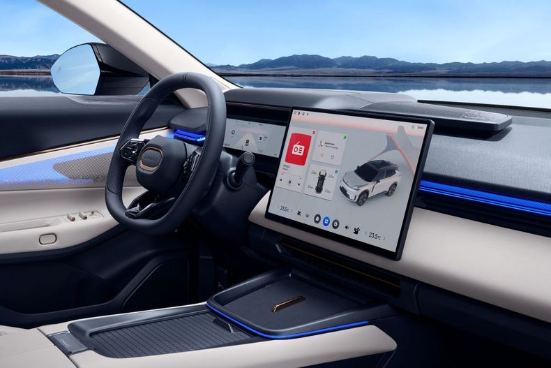 Lujo, tecnología y líneas simples una característica de la movilidad china