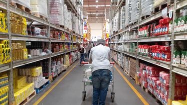 En Mendoza, una familia necesitó en marzo más de $55 mil para no ser pobre