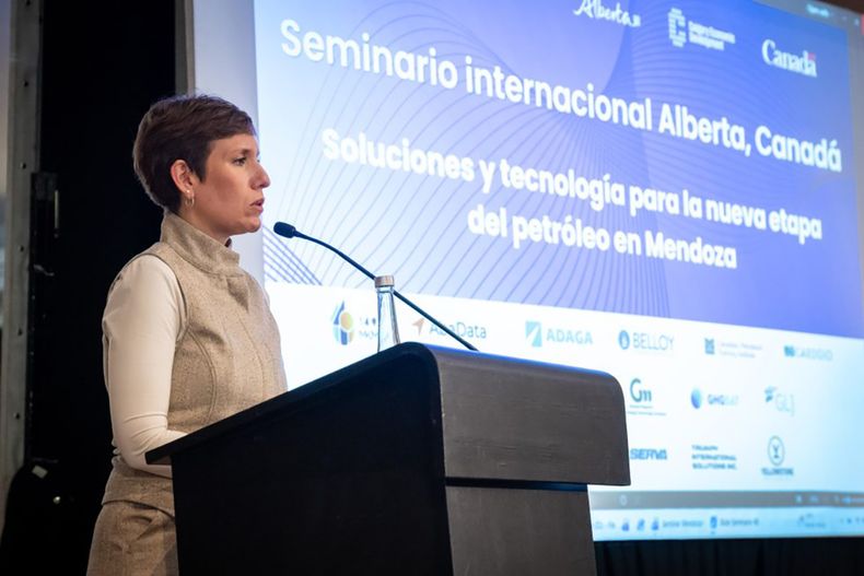 La ministra Jimena Latorre mantuvo un encuentro con autoridades de Alberta, Canadá, para fortalecer la cooperación y explorar oportunidades de desarrollo energético.