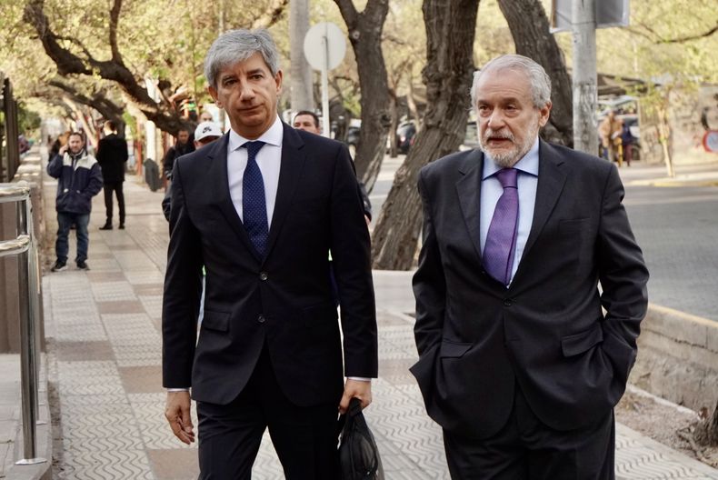 Walter Bento y su abogado, Mariano Fragueiro, durante el juicio que terminó con la histórica condena.