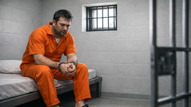 Proponen que los presos en la provincia de Mendoza usen uniforme para evitar fugas: cómo sería. Imagen creada con IA. Proponen que los presos en la provincia de Mendoza usen uniforme para evitar fugas: cómo sería. Imagen creada con IA.