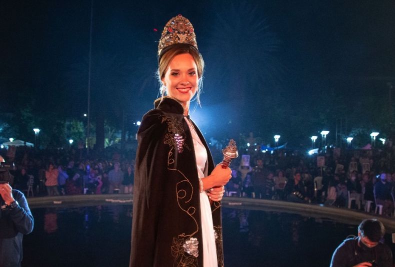 Carolina Sendra reina de la vendimia alvear 2022