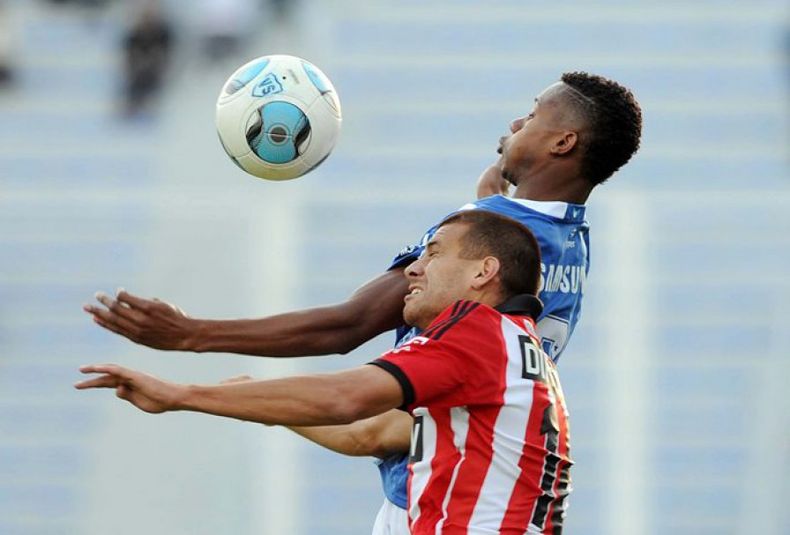 Velez estudiantes