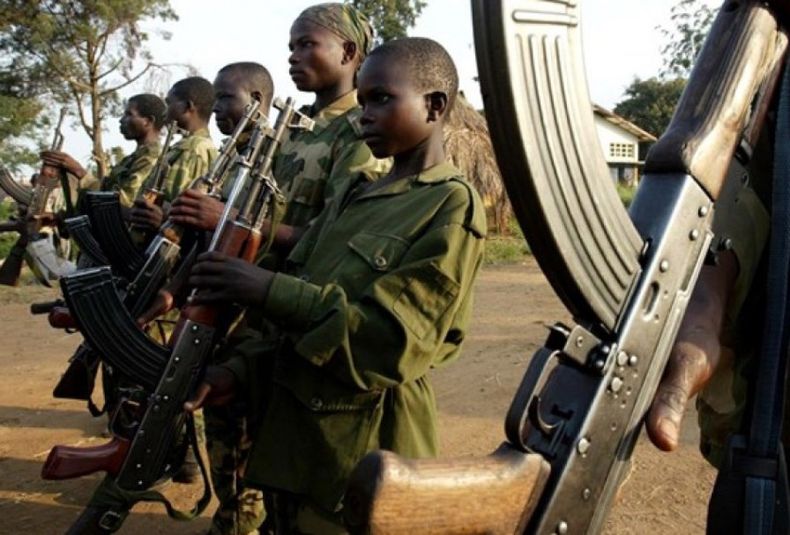 Niños soldado soldados Nigeria