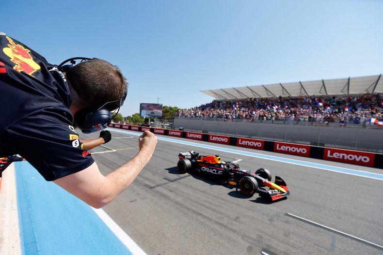 Verstappen ganó sin problemas en Francia.