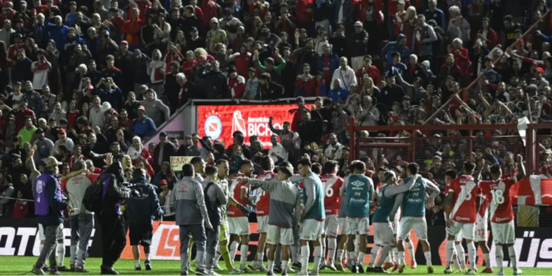 Un hincha se descompensó.