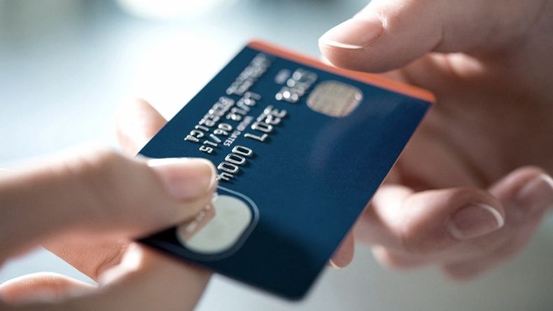 Un informe reveló cómo la tarjeta de crédito gana terreno en el consumo argentino