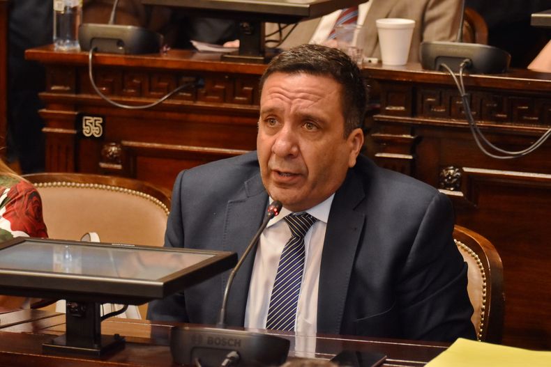 Gustavo Cairo.