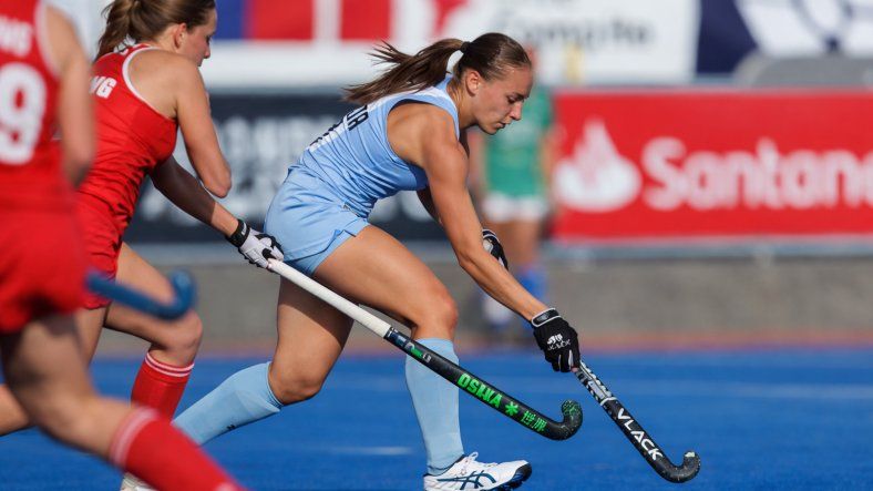 Las Leoncitas golearon a Canadá y la mendocina Luciana Peralta dijo presente en el marcador. Las Leoncitas golearon a Canadá y la mendocina Luciana Peralta dijo presente en el marcador.