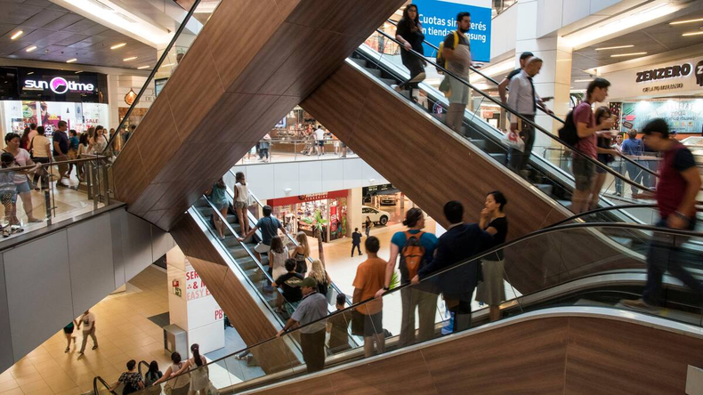 Los balances de la tiendas de retail en Chile comienzan a mostrar la pequeña desaceleración del turismo de compras 