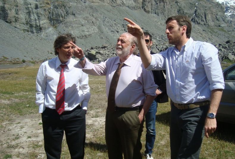 El Intendente de San Rafael, Emir Félix, su par de Rancagua (Chile), Patricio Rey Sommer y el Embajador Argentino Ginés González García.
