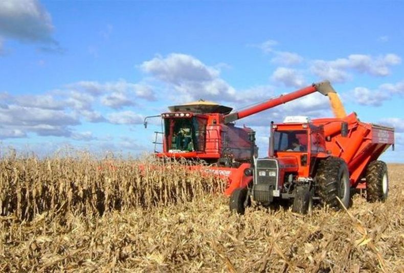 Luis Caputo anunció una nueva baja de retenciones para el campo argentino