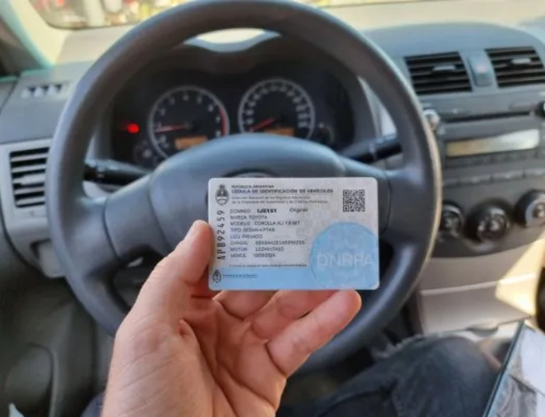 Ya no es necesaria tener la Cédula Azul para manejar tu vehículo.