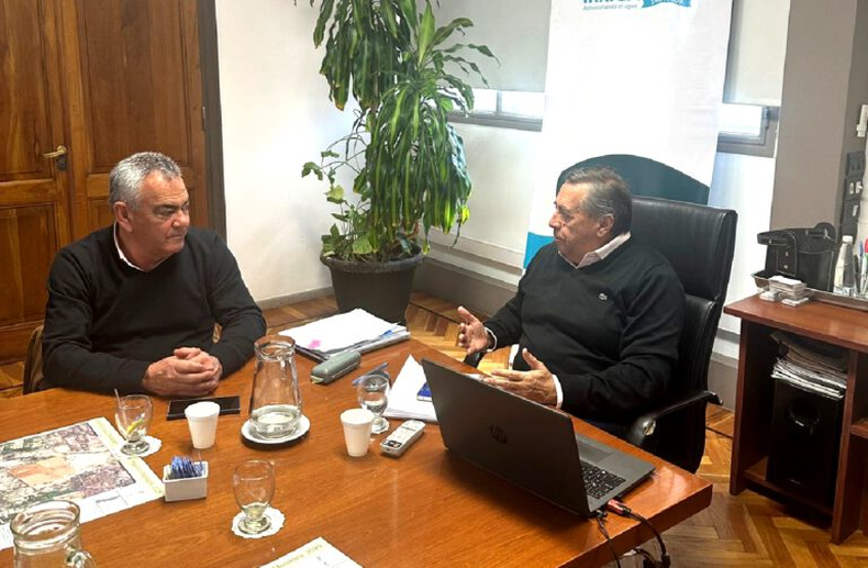 Edgardo González junto a Sergio Marinelli, se reunieron este miércoles. Edgardo González junto a Sergio Marinelli, se reunieron este miércoles.