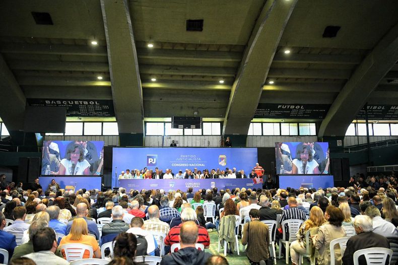 El Partido Justicialista atraviesa un proceso de reordenamiento interno. Hoy se aceptó la licencia de Alberto Fernández como presidente