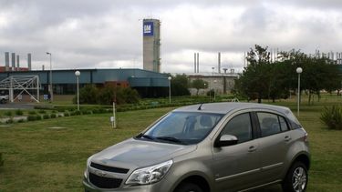 Automotrices frenan exportaciones a Rusia