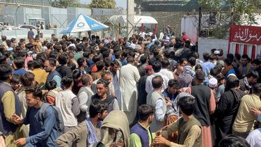 Sitio Andino | Caos en Afganistán por el terror a los talibanes: al menos cinco muertos en el aeropuerto de Kabul
