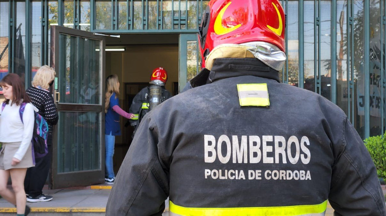 Un experimento en un laboratorio de un colegio casuó la explosión.