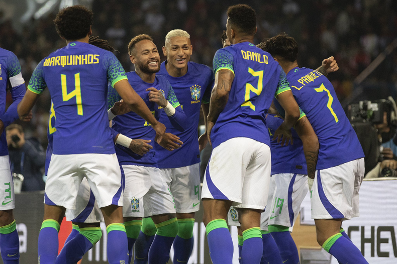 Brasil goleó a Túnez en amistoso.