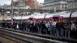 Francia: fuerte impacto en el transporte público por huelga