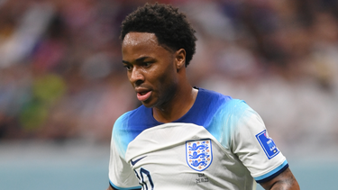 Sterling regresa al bunker inglés.