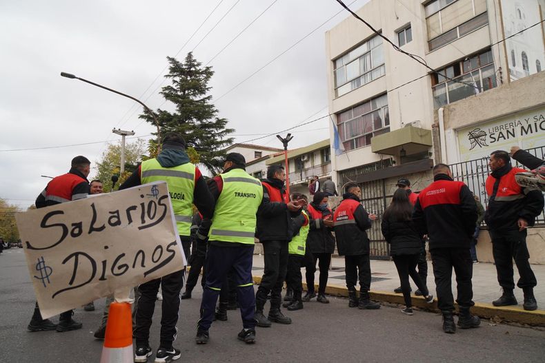 Un grupo de la guardia urbana de la Municipalidad de Las Heras realizó una huelga por la situación salarial. La respuesta de la comuna.