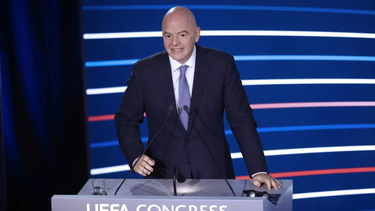 Gianni Infantino impulsa medidas drásticas contra el racismo en el fútbol mundial