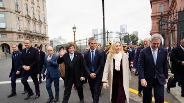 Foto de unidad y gestos políticos: el mensaje que buscó Milei en el Tedeum Foto de unidad y gestos políticos: el mensaje que buscó Milei en el Tedeum