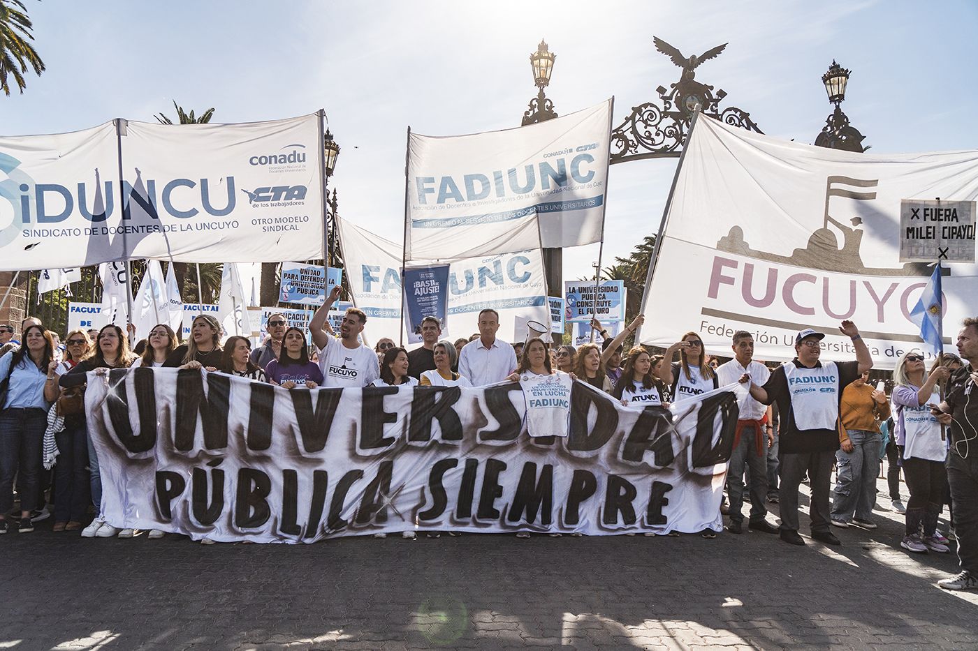 Críticas al veto al financiamiento universitario en Mendoza