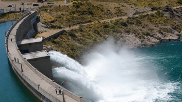 Nación y Provincia llamaron a una licitación conjunta para adjudicar la operación del sistema hidroeléctrico del río Atuel por los próximos 30 años.