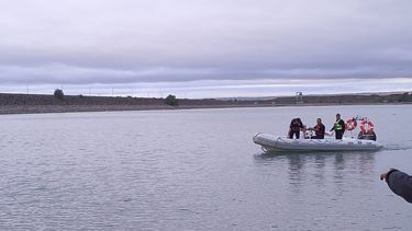 Personal de Bomberos y de Náutica de Mendoza trabajó en el lugar. Personal de Bomberos y de Náutica de Mendoza trabajó en el lugar.