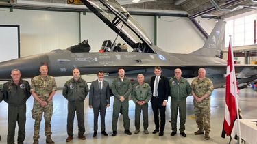 Milei y Petri sellaron la compra de los aviones de guerra F-16.