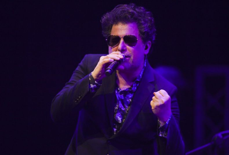 Andres Calamaro, el salmón, bustelo