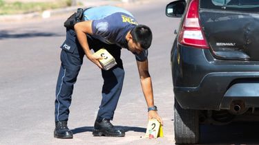 Robo a una familia, persecución,  choque y fuga en Guaymallén