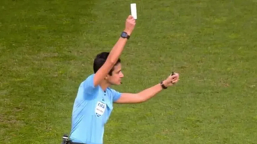 Primera tarjeta blanca en el fútbol