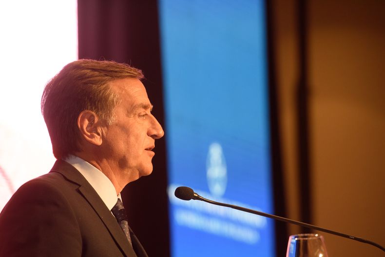 El gobernador quiere que las causas que lleguen a la Suprema Corte se sorteen.