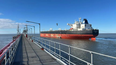 Exportaciones record. En la foto un buque de tipo Suezmax, arriba por primera vez&nbsp; a Bahía Blanca, para cargar petróleo crudo de Vaca Muerta&nbsp;