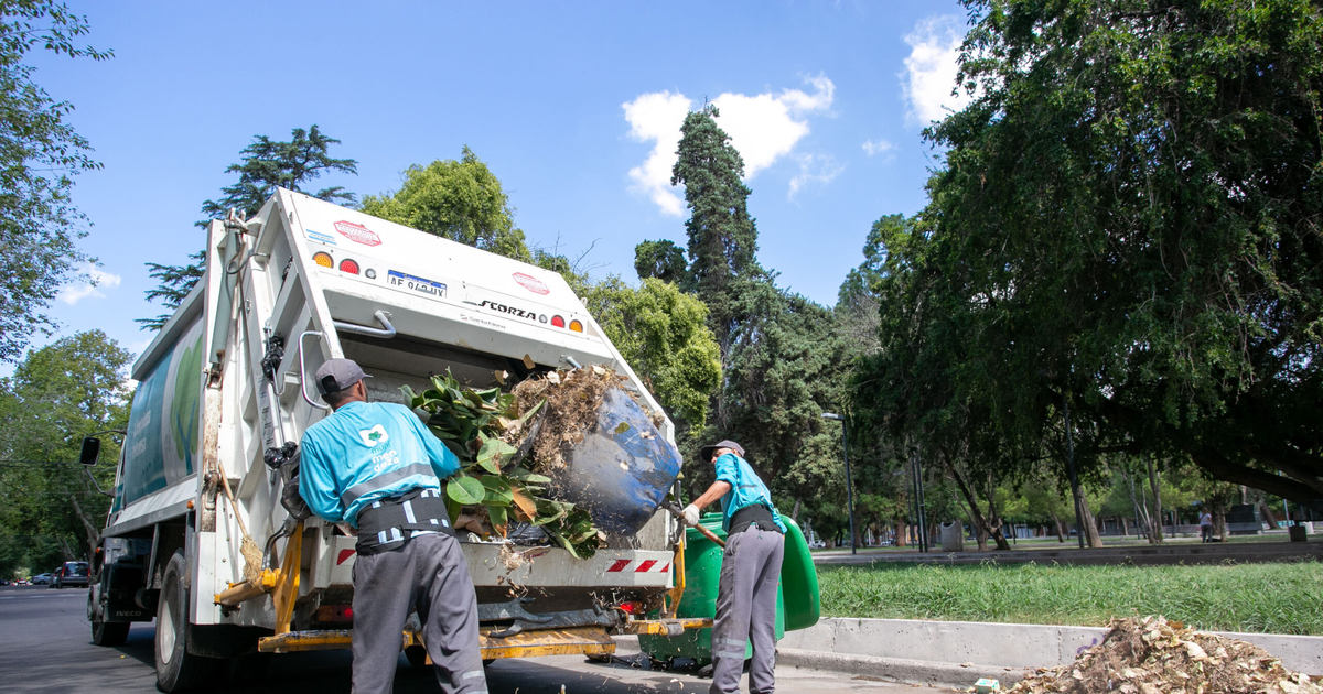 La Municipalidad de Mendoza continúa con la higiene urbana en el barrio ...