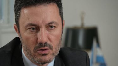 uxp pedira la interpelacion de petri por entrenamientos antidisturbios de la armada