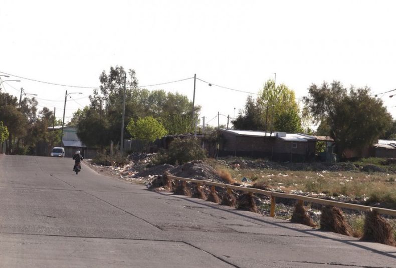 Pablo Alcaya Reyes fue encontrado muerto a la orilla de la calle Vélez Sarfield cerca del badén sobre río Diamante.