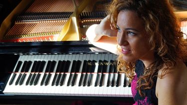La destacada pianista Lilia Salsano desplegará su talento junto a la Orquesta Sinfónica.