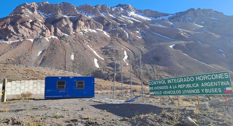El Paso Internacional Los Libertadores permanece abierto este lunes 19 de enero.