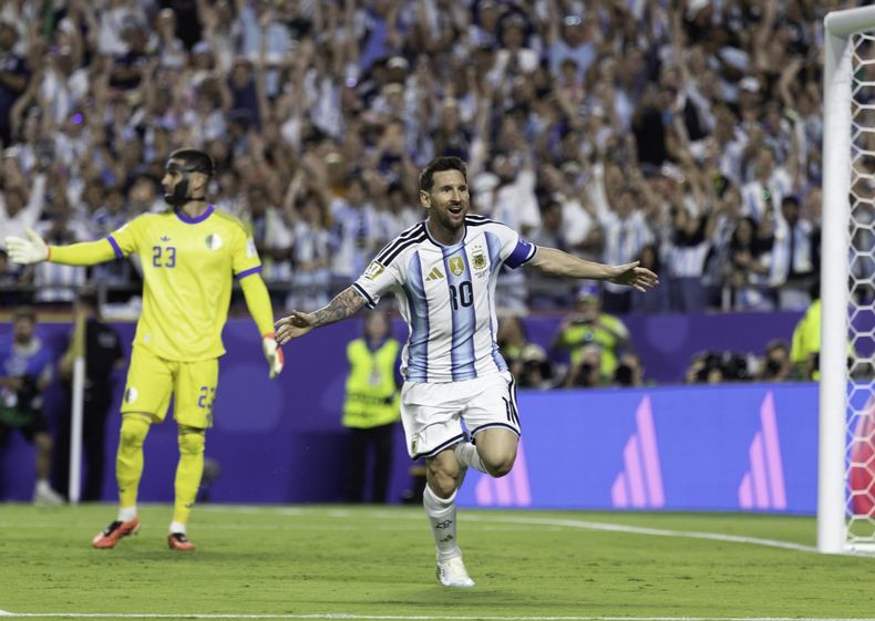 Lionel Messi festeja el tercer gol de Argentina que enfreta a Argelia por el grupo J del Mundial 2026Autor: FLORENCIA ARROYOS/NA