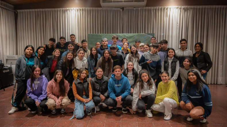 Farándula estudiantil en Tupungato.