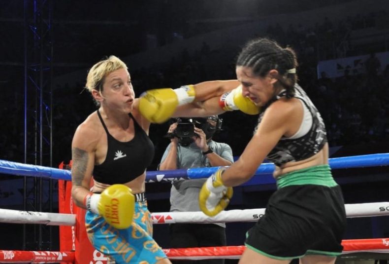 22 Derrota por KOT 2°de Daniela Arena ante Amalia Mazzarello. Lunes 07 02 22