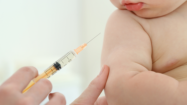 Vacunación: una familia se negó a inocular a su bebé e intervino la Justicia