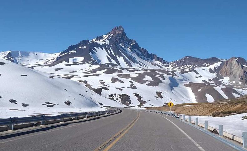 Paso Pehuenche, al Sur de Mendoza.