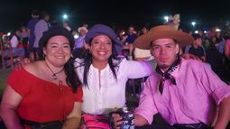 Multitudinario cierre del Festival del Cosechador en Lavalle: folklore, artistas y tradición